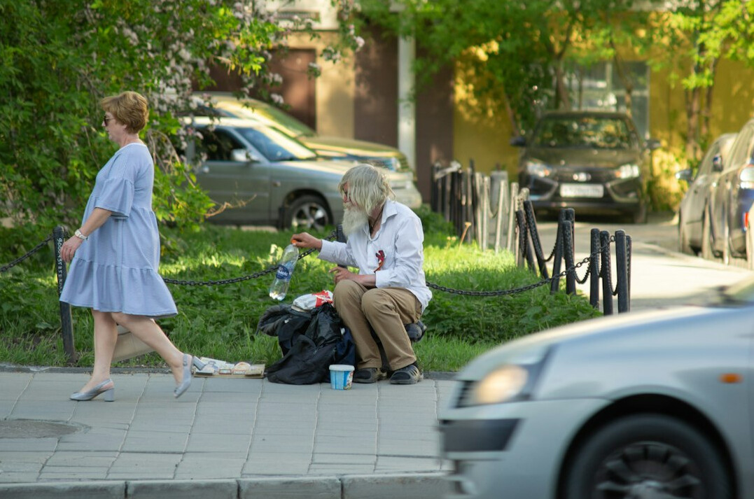 Neighbors chatting on a Chilean street corner